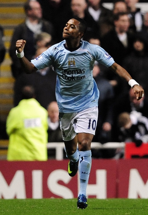 铜梁龙官方：下赛季球衣为主红客白，欢迎球迷投票27赛季球衣