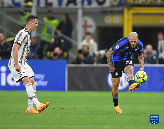 25赛季中超助攻榜：克雷桑、纳萨里奥9次领跑，泰山四人上榜（中超25赛季助攻榜：克雷桑与纳萨里奥以9助领跑，泰山四将上榜）