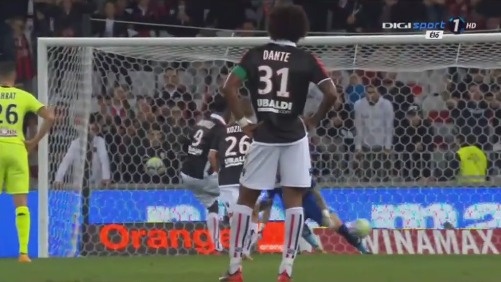 勇士老将挺身而出定胜局