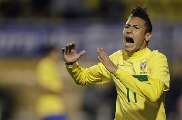 篮球篮网替补球员贡献稳定得分