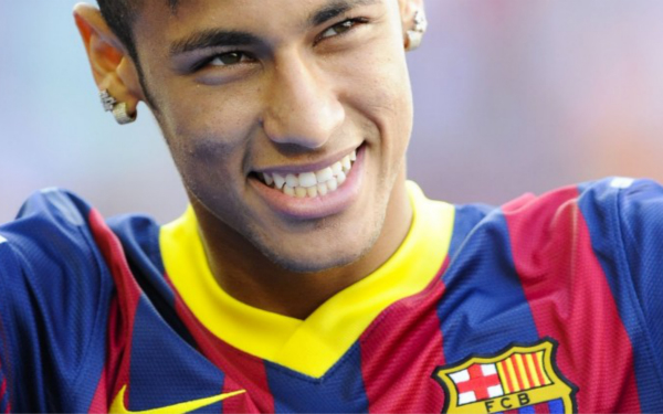 弗拉霍维奇面临长时间休战，意媒：尤文正在关注吉拉西