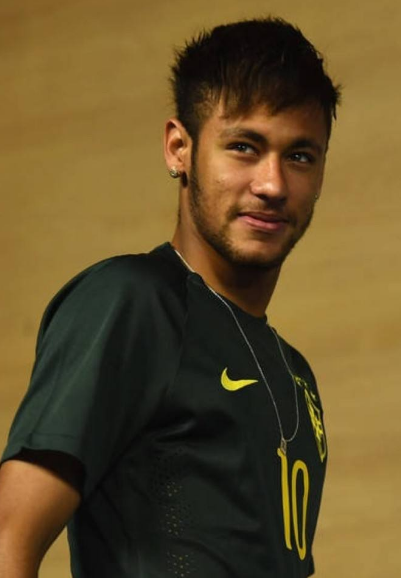 范戴克第72次以队长身份代表荷兰队出场，超越德波尔队史第一