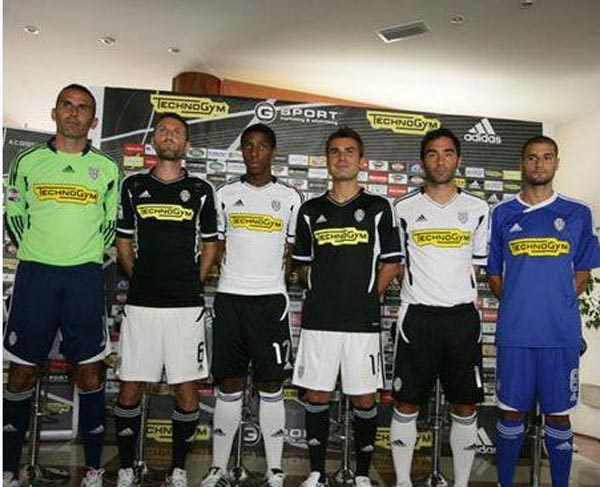 拉波尔塔：重返诺坎普是历史性的时刻，新票价略高于平均水平（拉波尔塔：重回诺坎普是里程碑时刻，新票价仅略高于均价）