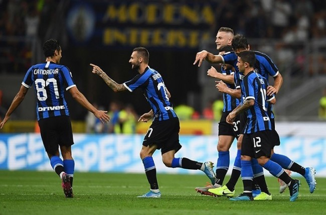 里沙利松在英超不敌利物浦的比赛中打入4球，与凯恩并列最多（英超战利物浦虽败，里沙利松轰四球，与凯恩并列最多）