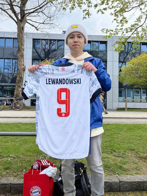 伊拉克vs阿联酋首发：卡里姆、谢尔在列，卢卡斯先发（伊拉克对阵阿联酋首发公布：卡里姆、谢尔在列，卢卡斯首发登场）