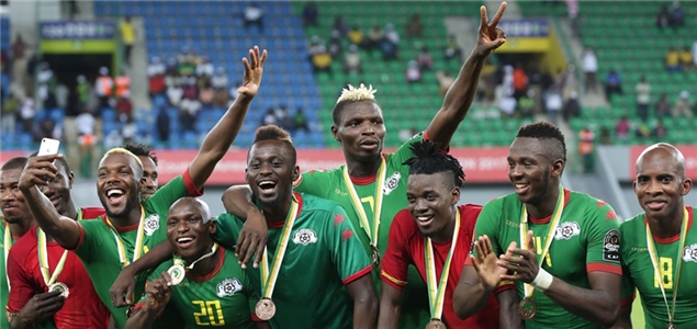 法兰克福主帅：战巴萨将面临苦战；必须集体对亚马尔进行防守