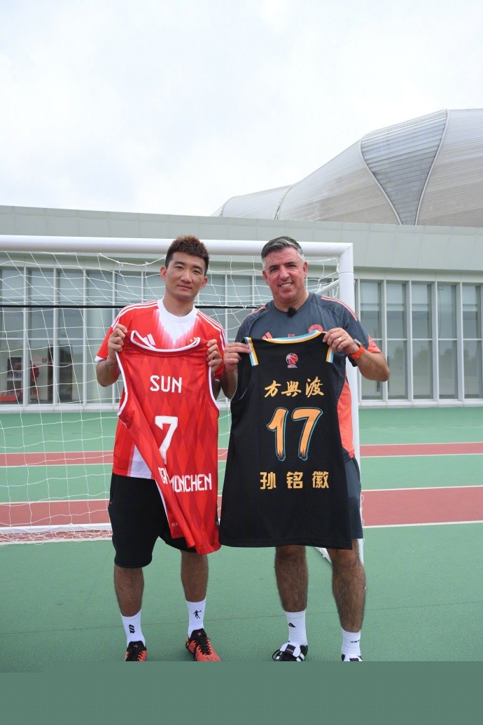 永不言弃，李可赛后社媒：我们将团结一心，战至终章