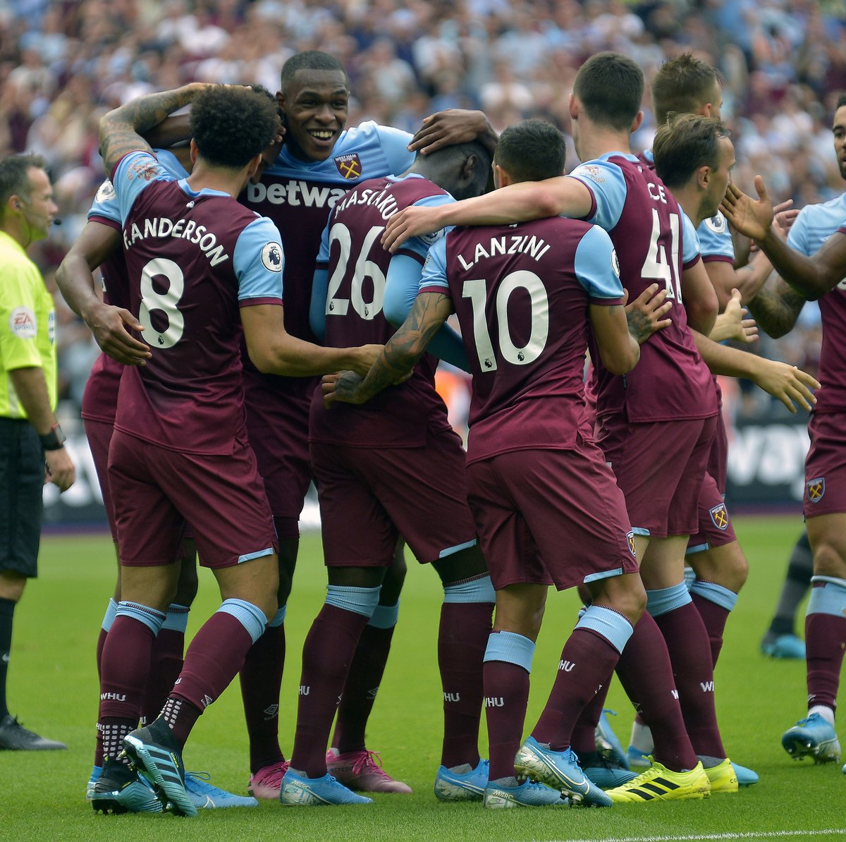 痛彻心扉！索博社媒发文：我们欠你们、也欠自己一座世界杯（刺痛人心！索博社媒发声：欠球迷、也欠自己一座世界杯）